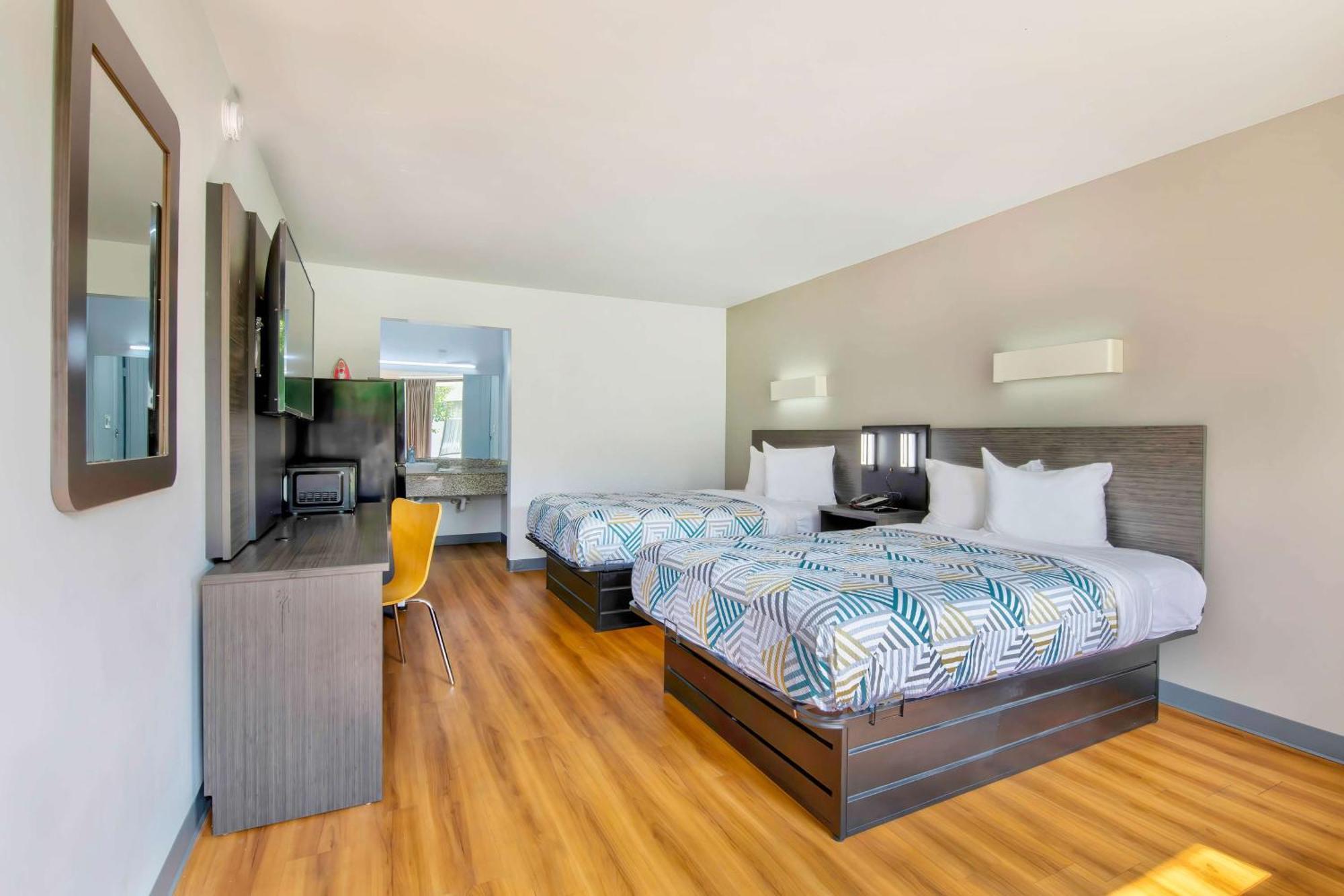 Hotel 6-conyers, Ga 3*