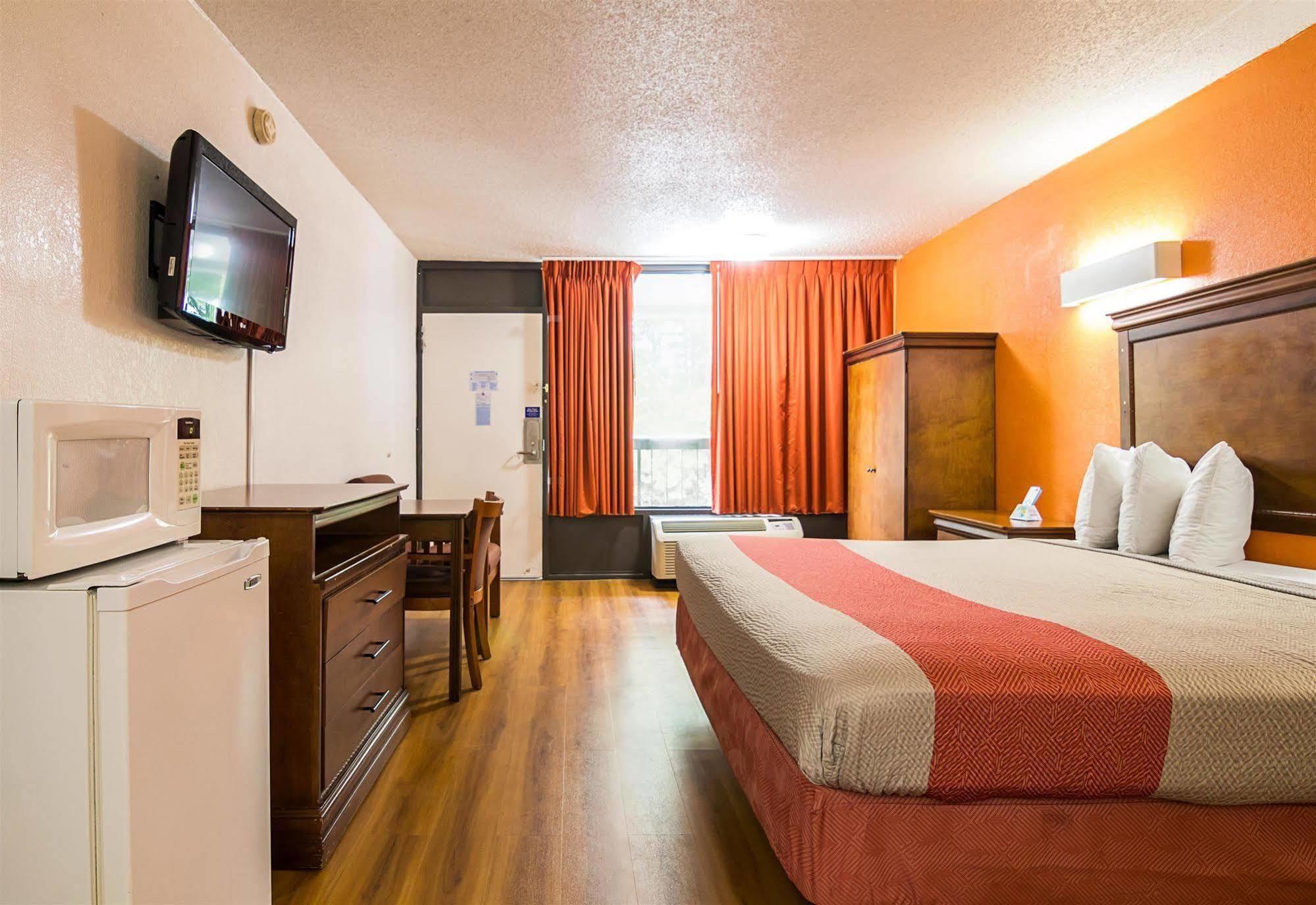 Hotel 6-conyers, Ga Conyers